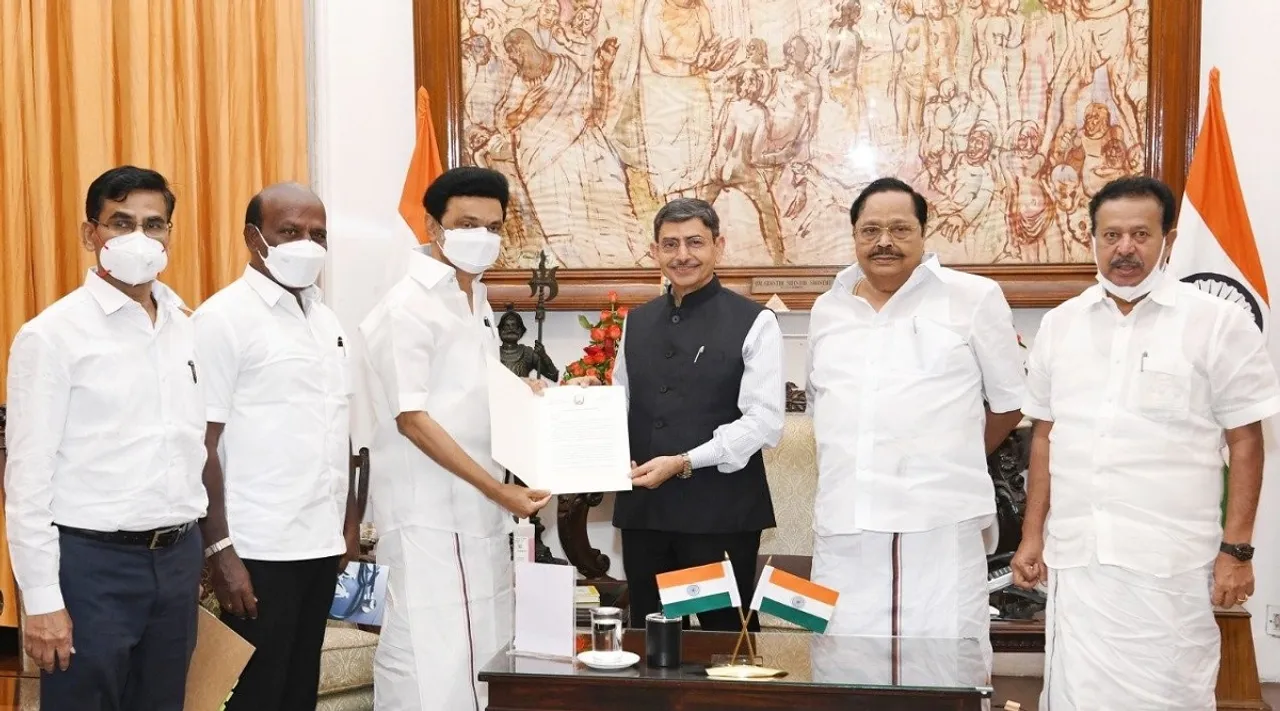 3 அமைச்சர்களுடன் ஆளுநர் ரவியை சந்தித்த ஸ்டாலின்: பேசியது என்ன?