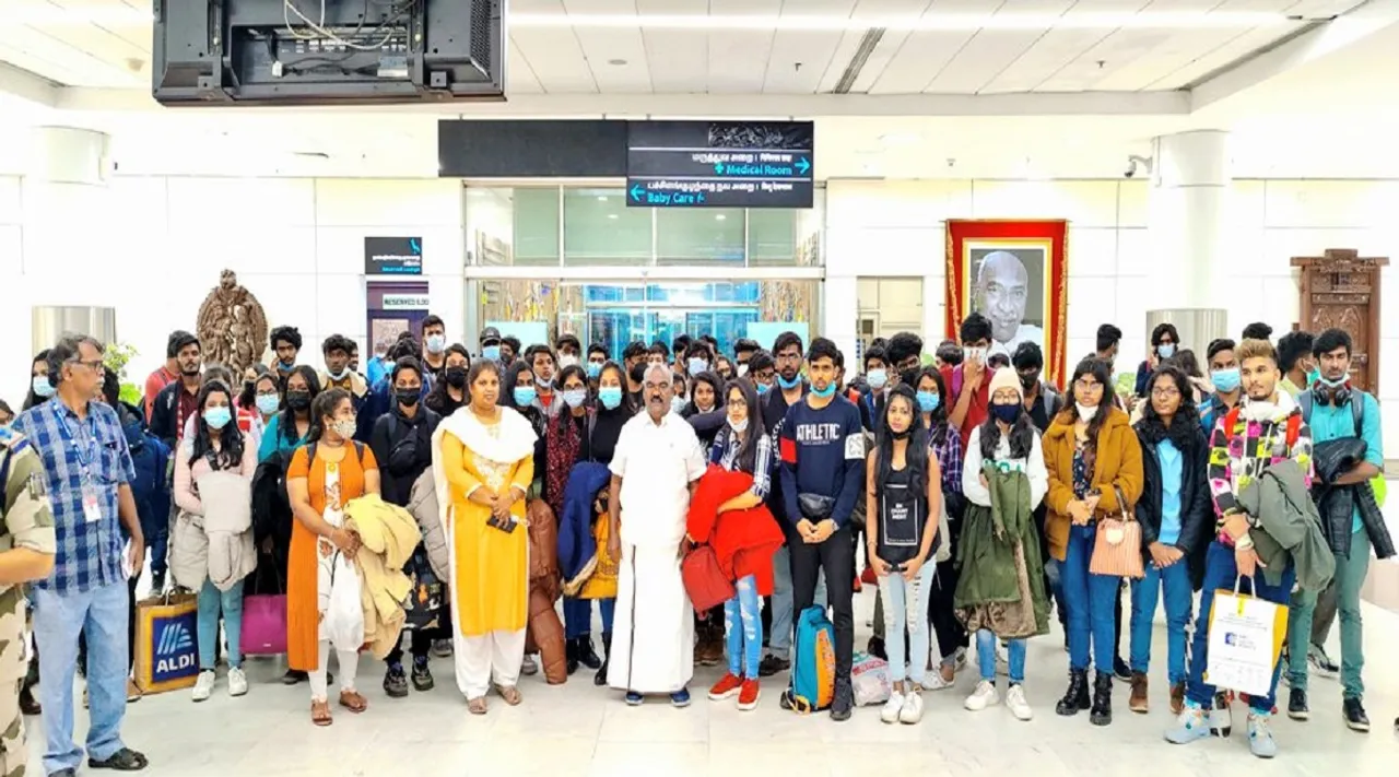 உக்ரைனில் இருந்து இதுவரை தமிழகத்தைச் சேர்ந்த 1340 பேர் மீட்பு: அமைச்சர் மஸ்தான் தகவல்