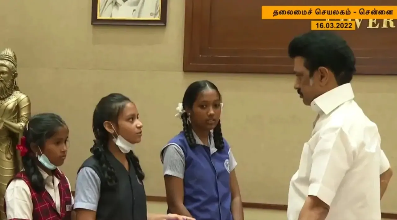 தன்னம்பிக்கையை எதிரொலித்த திவ்யா... நரிக்குறவ சமூக மாணவிகளுடன் ஸ்டாலின் சந்திப்பு!