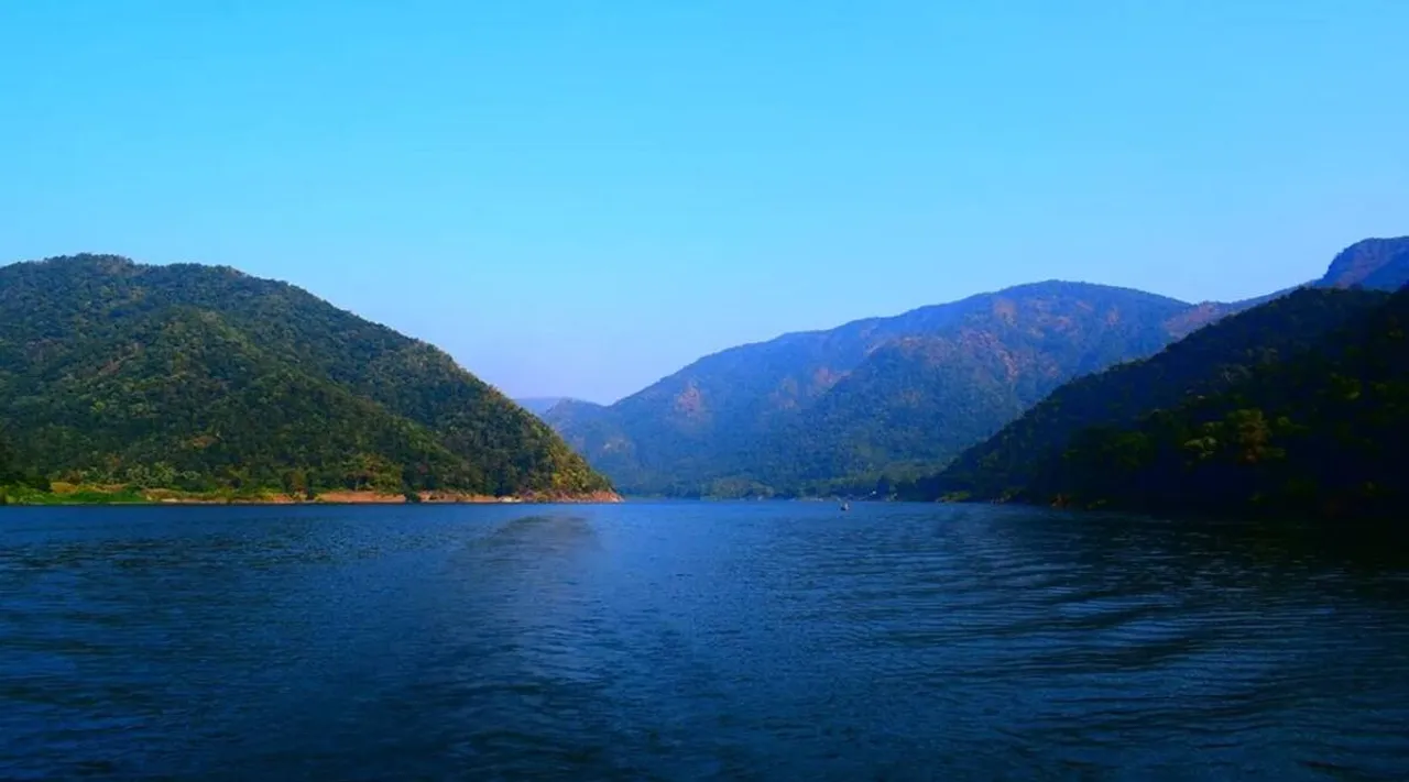 Hill stations For Summer Vacation in India (2022)