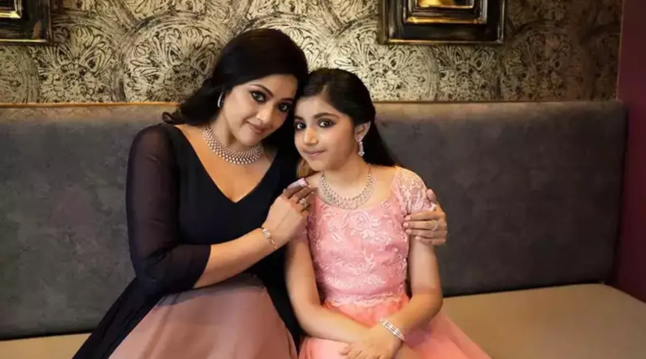 கர்ப்பிணியாக நடிகை மீனா: 'முன்பைவிட இப்போ இது கஷ்டம்