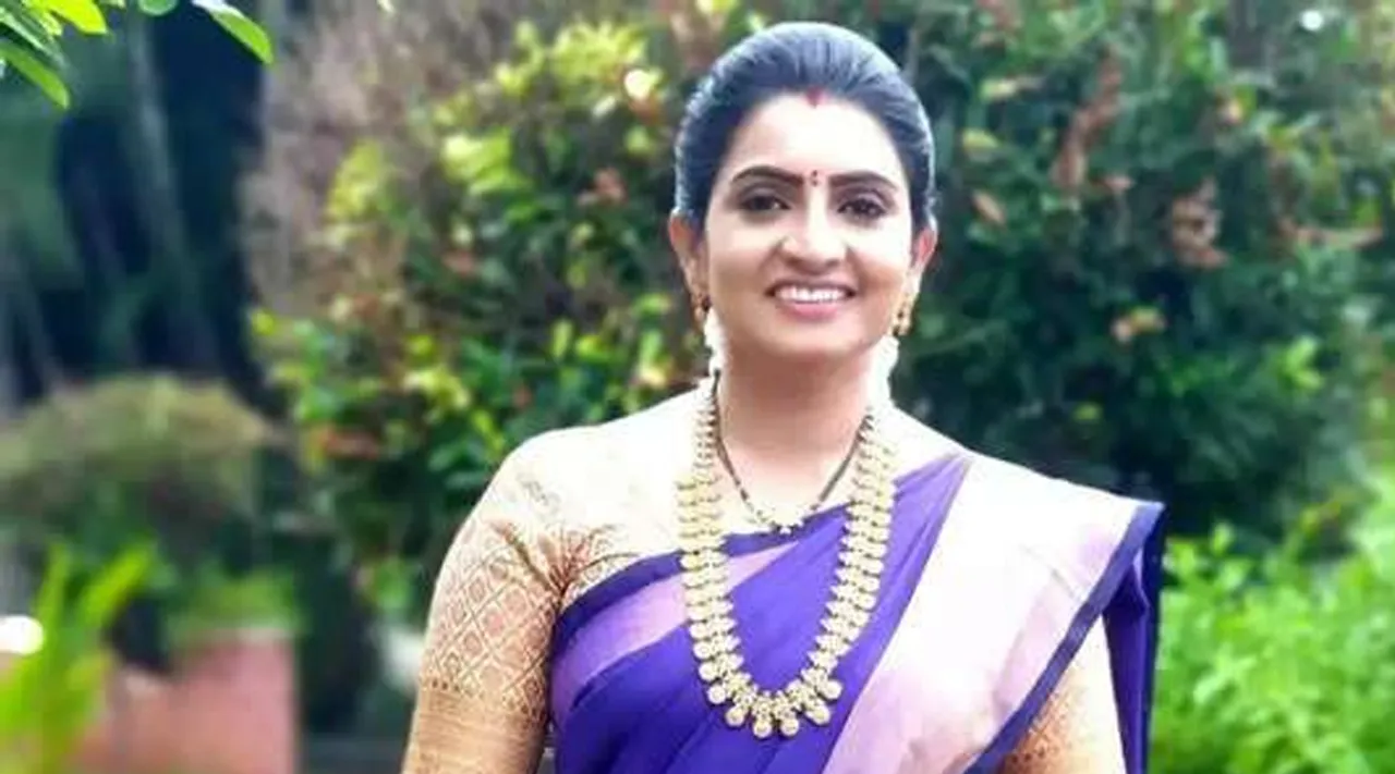 ப்ரேமம் சாய் பல்லவியாக மாறிய சுஜிதா தனுஷ்... என்ன ஆட்டம் பாருங்க...