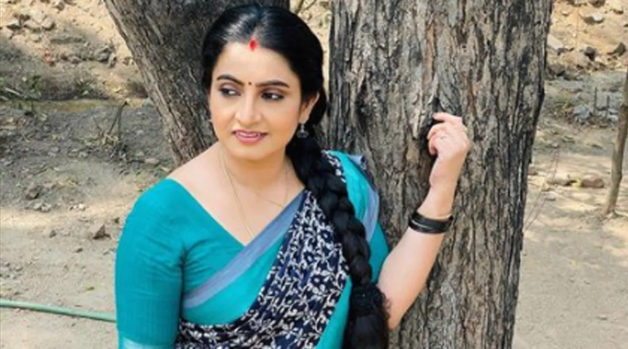 குழந்தையாகவே மாறிய தனம் அண்ணி... என்ன ஆட்டம் பாருங்க...!