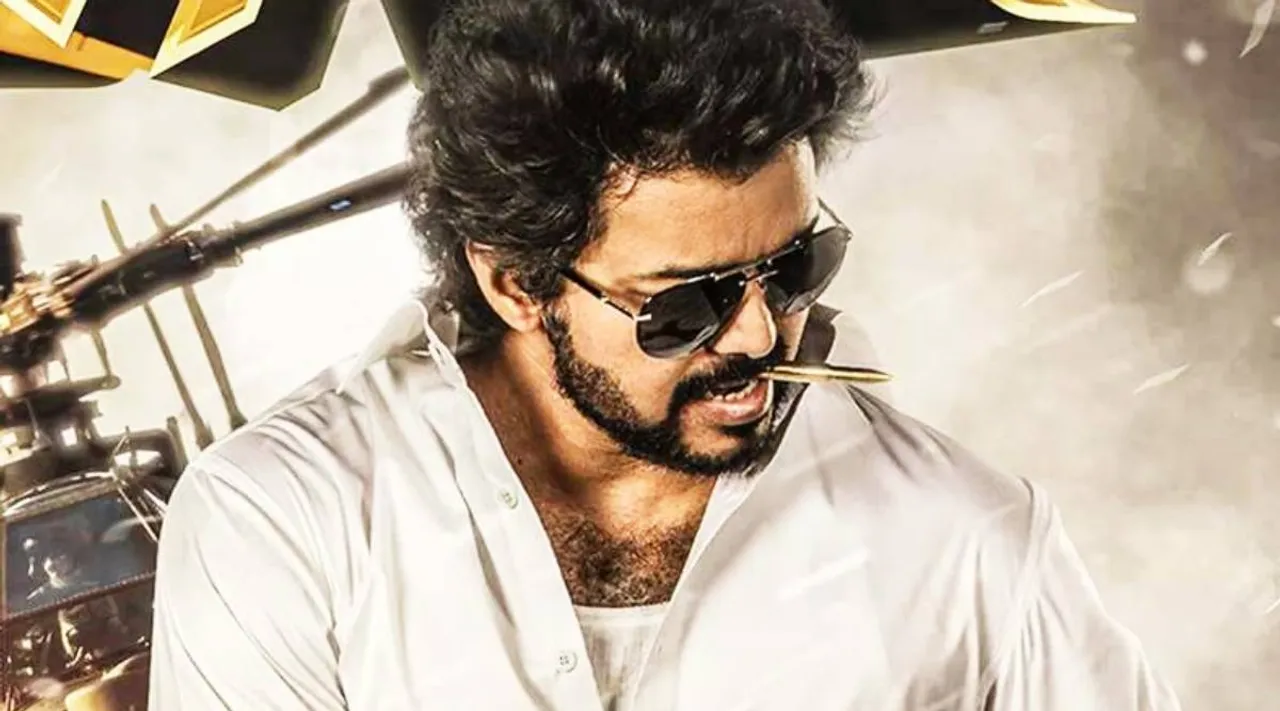 பீஸ்ட் விஜய்க்கு பிரம்மாண்ட சிலை: செல்ஃபி எடுத்து மகிழும் ரசிகர்கள்