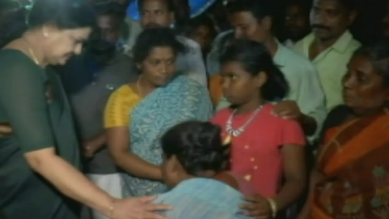 Thanjavur Temple News Updates: தேர் விபத்து - சசிகலா நேரில் ஆறுதல்