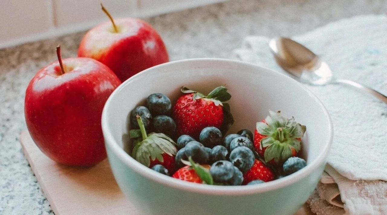 Tamil health tips: Do fruits spike blood sugar? What the experts say