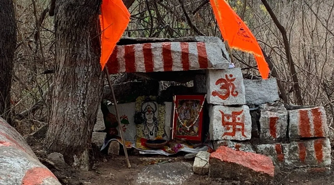 ஹைதராபாத் பல்கலை. வளாகத்தில் ராமர் கோவில் அமைப்பு; மாணவர் இயக்கங்கள் எதிர்ப்பு