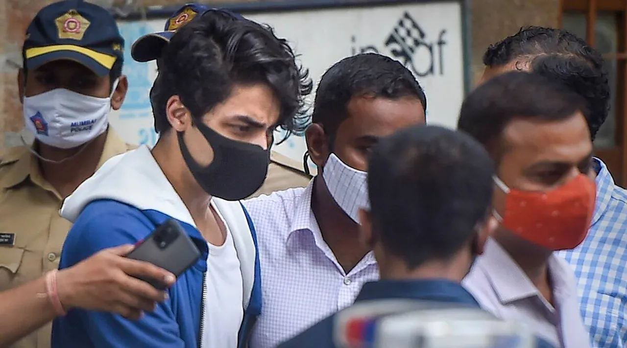 போதைப்பொருள் வழக்கில் ஆர்யன் கானுக்கு தொடர்பில்லை; குற்றப்பத்திரிக்கை தாக்கல்