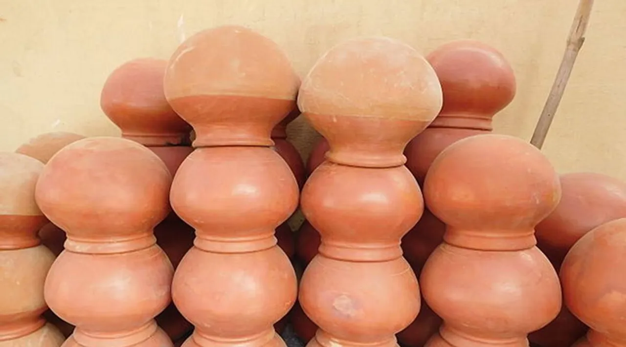Clay pot