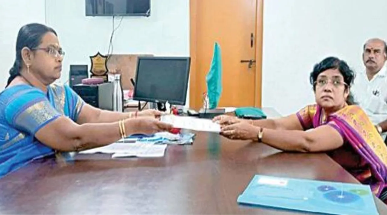 Manapparai Municipality AIADMK chairman resigns, Manapparai AIADMK chairman resigns, AIADMK chairman resigns, மணப்பாறை நகர்மன்ற அ.தி.மு.க தலைவி ராஜினாமா, மணப்பாறை நகர்மன்ற அதிமுக தலைவி ப சுதா ராஜினாமா, அதிமுக, திருச்சி மாவட்டம், Tiruchi Distirct, Manapparai AIADMK chairman P Sudha resigns