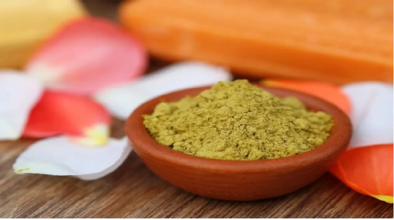 இயற்கை அழகு: இந்தப் பொடியை போட்டு முகம் கழுவிப் பாருங்க!