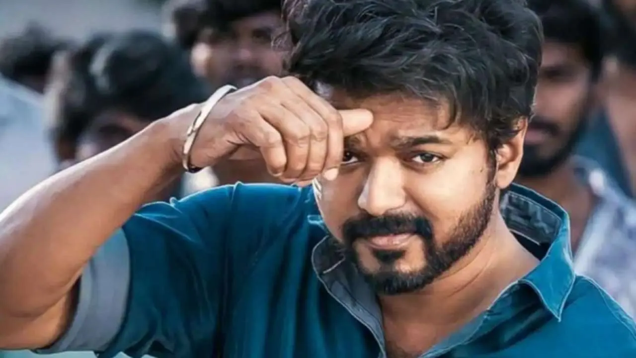 பிரபலமான நெ.1 இந்திய ஸ்டார் தளபதி விஜய்; பாலிவுட்டுக்கு பின்னடைவு: லேட்டஸ்ட் பட்டியல்
