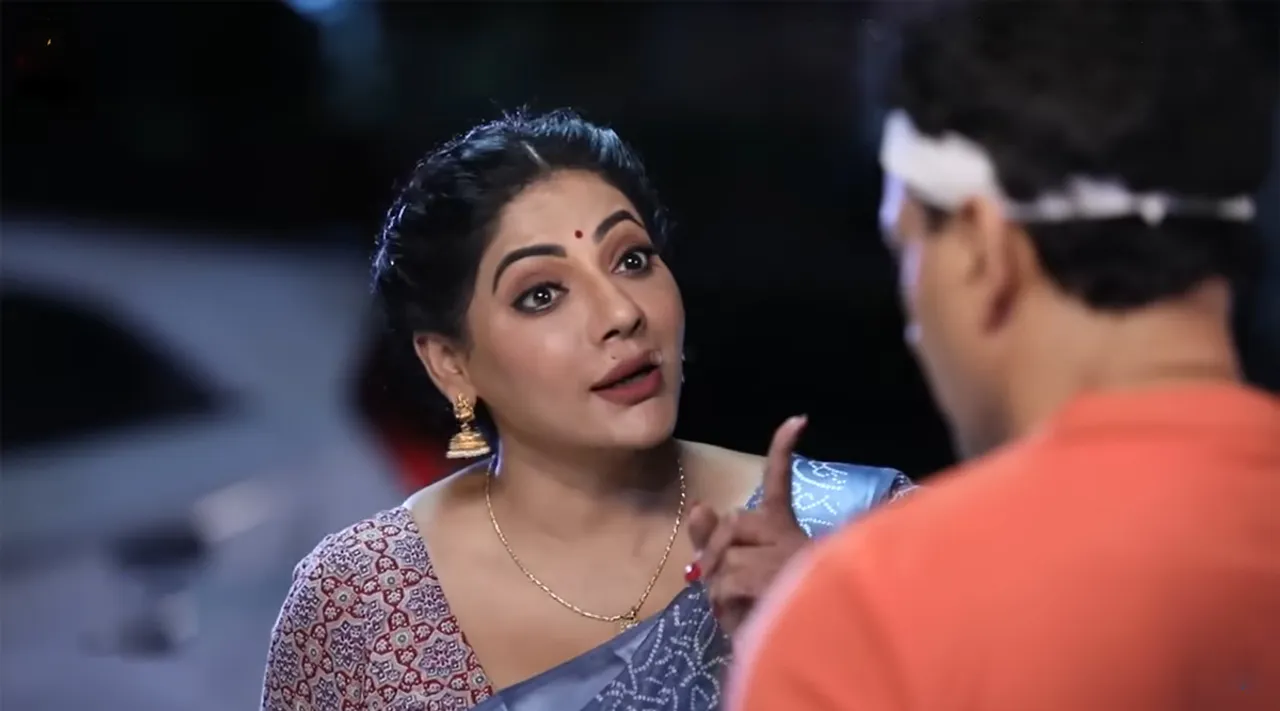 'இன்னொரு பொண்ணோட புருஷனை அபகரிக்கிற ஆளா நான்?' ஆவேச ராதிகா