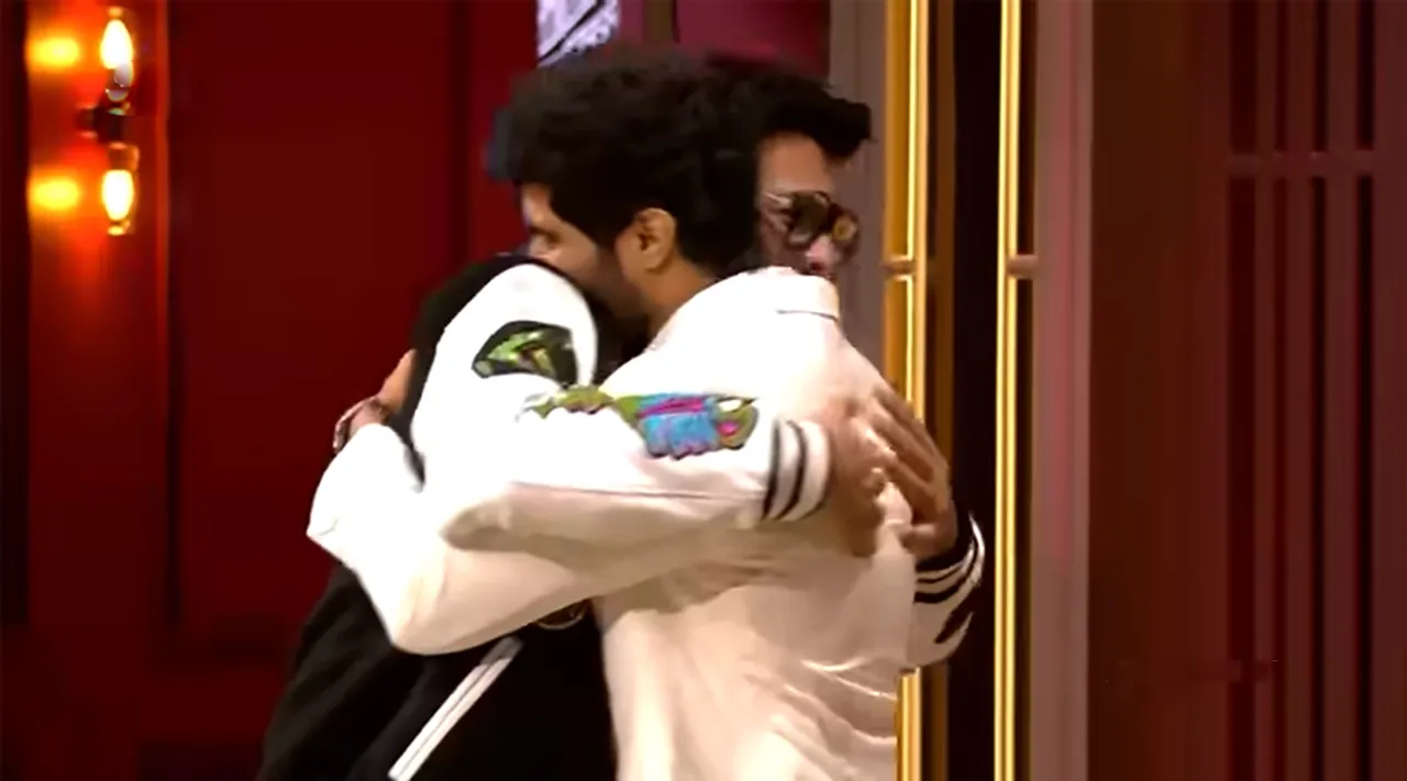 கடைசியாக எப்போ செக்ஸ் வச்சீங்க? பிரபல நடிகரிடம் டி.வி ஆங்கர் ஷாக் கேள்வி