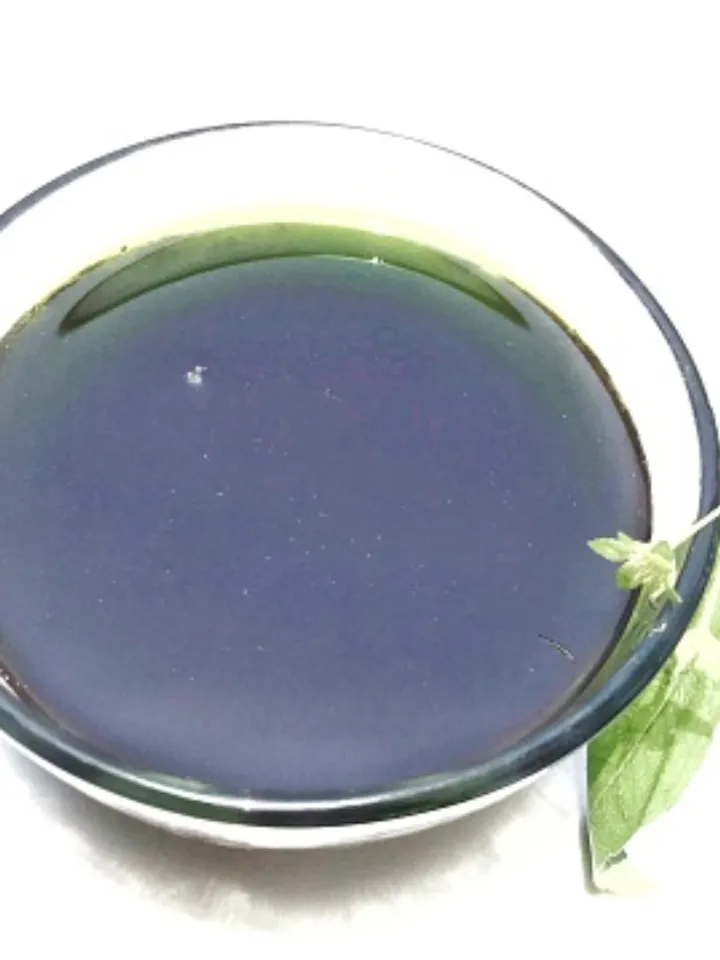 bhringraj oil 1 - unsplash (1)
