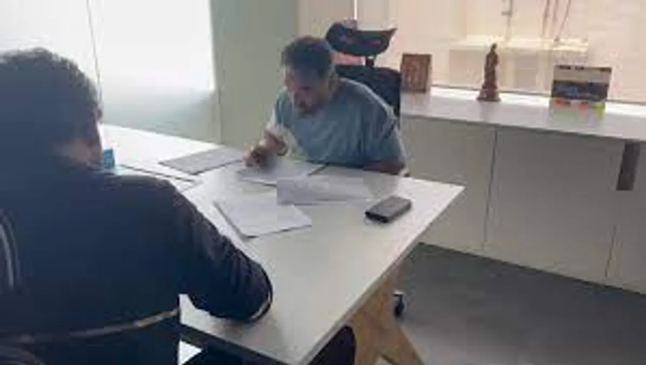 விக்னேஷ் சிவனுக்கு குட்டி ஸ்டோரி சொன்ன கமல்: வைரல் வீடியோ