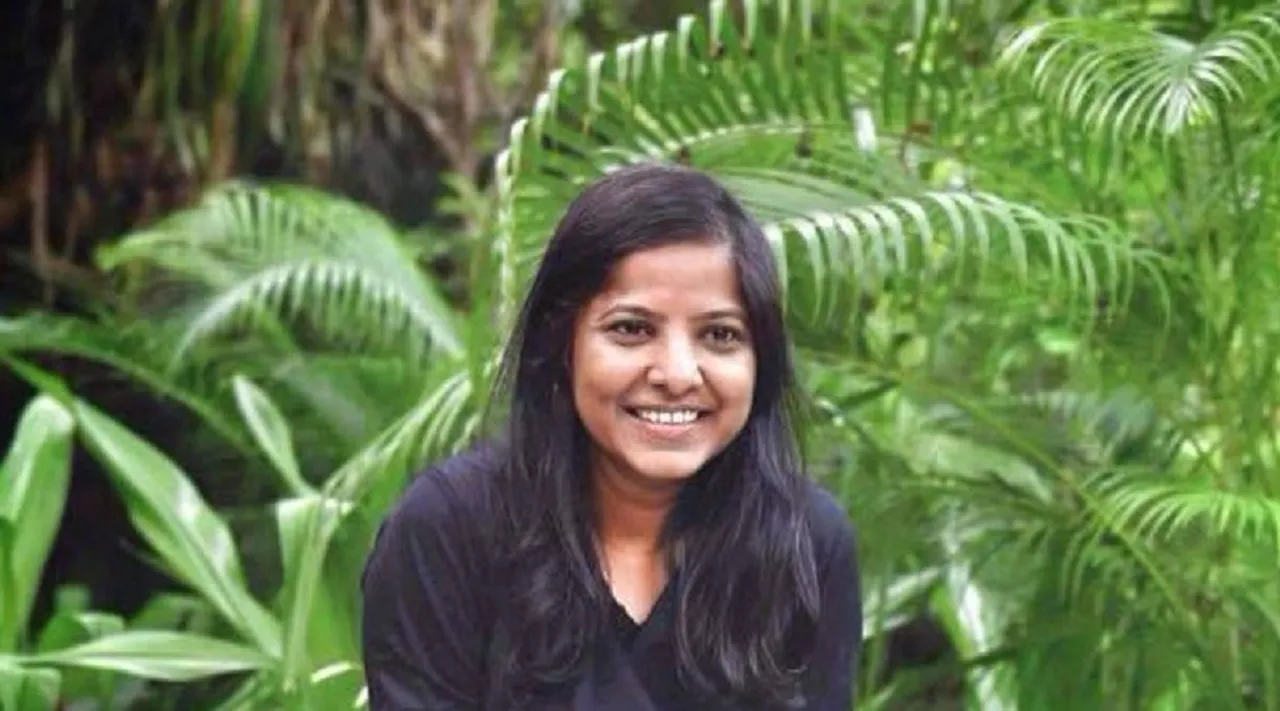 காளி போஸ்டர் சர்ச்சை: 'ஐ லவ் யூ' ஹேஷ்டேக் போடச் சொன்ன லீனா மணிமேகலை