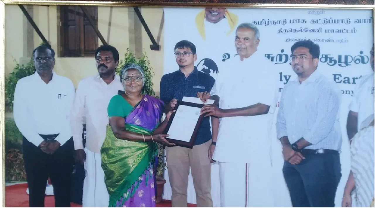 22 ஆயிரம் மரங்கள், 2 குளங்கள்; தனிப் பெண்ணால் எப்படி சாத்தியம் ?.. நெல்லை நூலகரின் சாதனைக் கதை