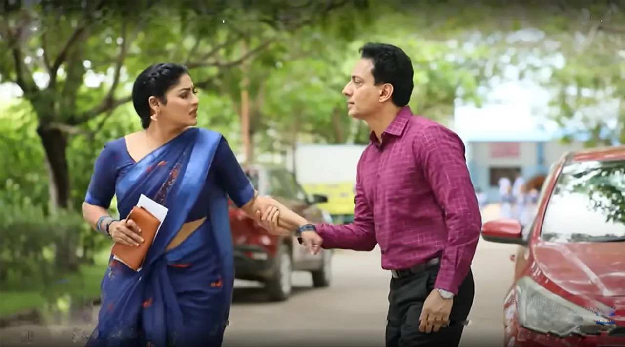 ராதிகாவை நடுவழியில் கையைப் பிடித்து இழுத்து... பக்கா லோக்கலாக மாறிய கோபி!