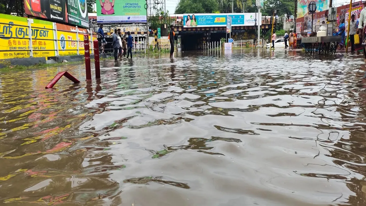 Avinasi Road submerged in Coimbatore