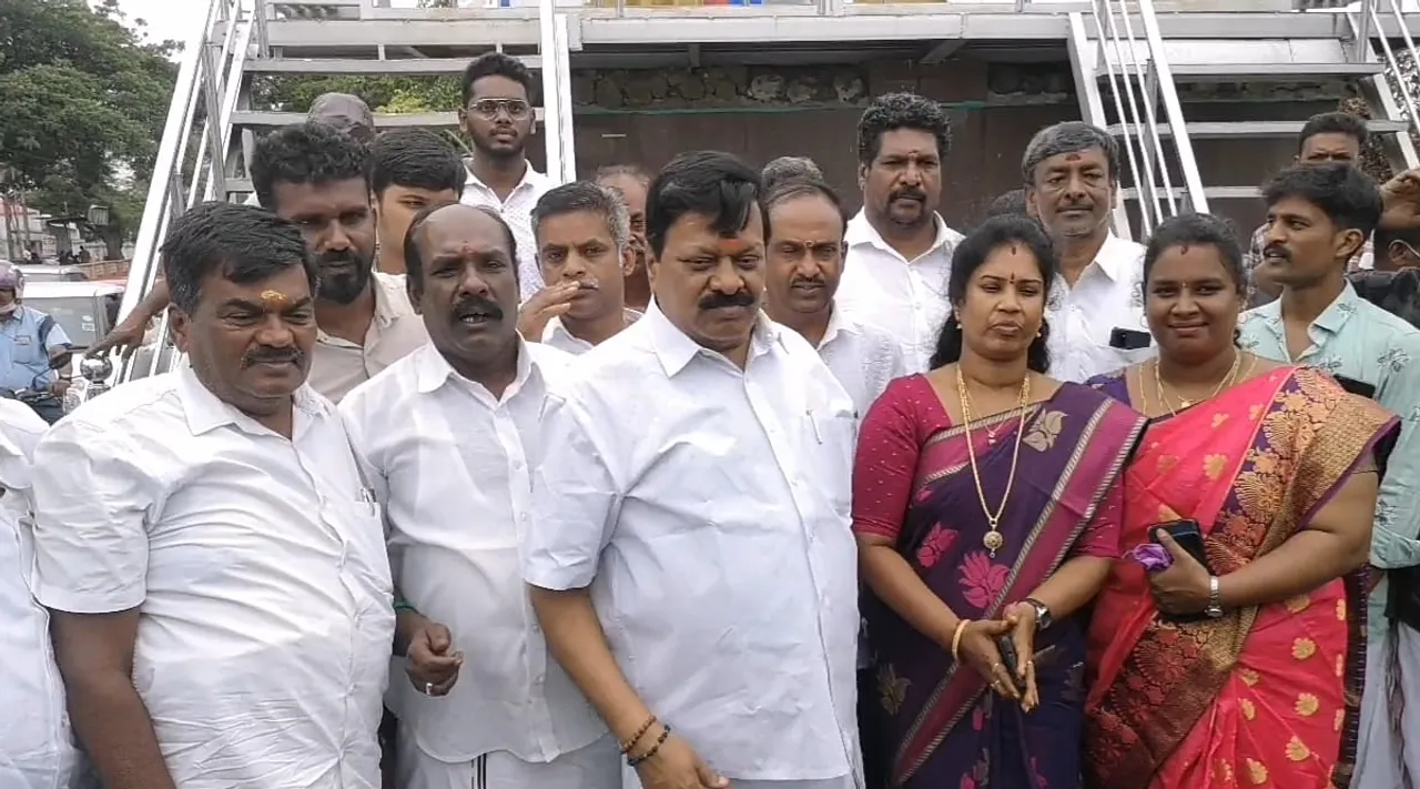 ஓ.பி.எஸ் பக்கம் தொண்டர்கள்; இ.பி.எஸ் பக்கம் குண்டர்கள்: கோவை செல்வராஜ்