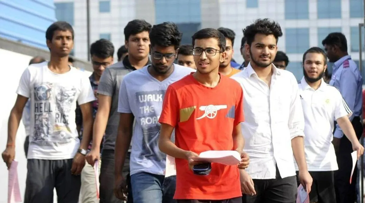 கூடுதல் கல்விக் கடன் வழங்க மத்திய அரசு அறிவுறுத்தல்: நிதி நெருக்கடியில் தவிக்கும் பொதுத்துறை வங்கிகள்