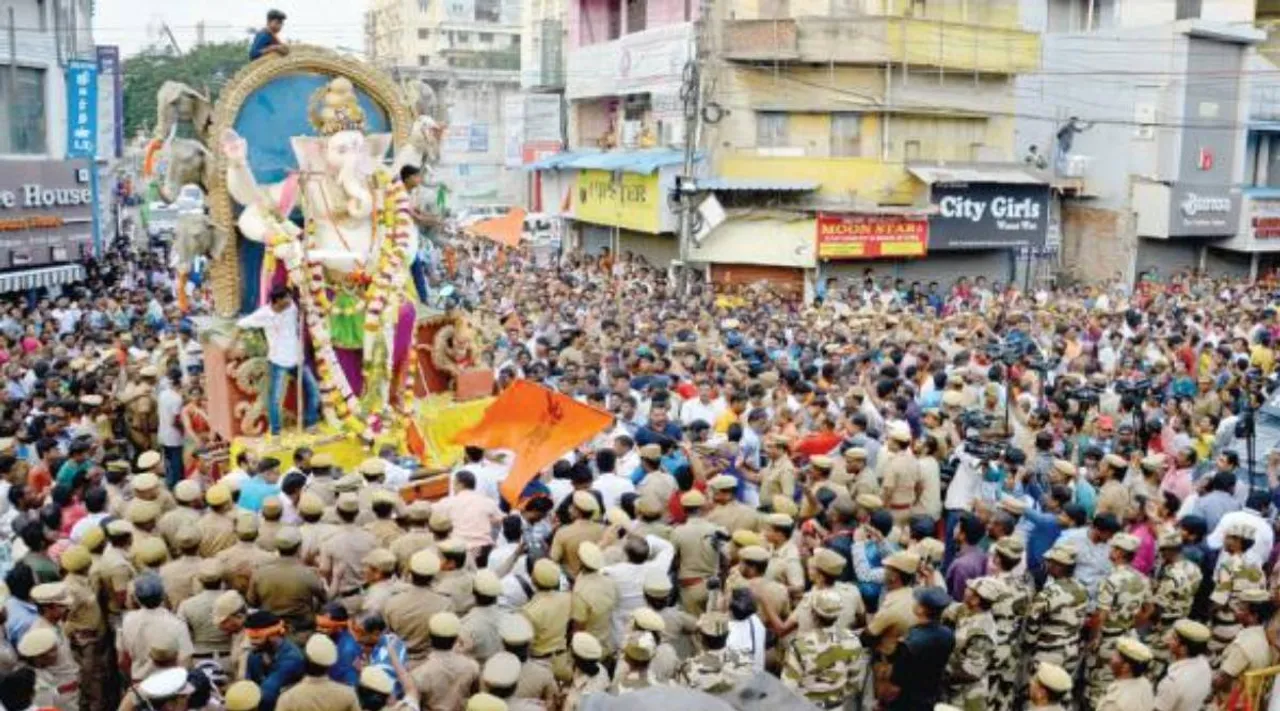 விநாயகர் சிலை ஊர்வலம்: சென்னையில் முக்கிய பகுதிகளில் போக்குவரத்து நெரிசல்