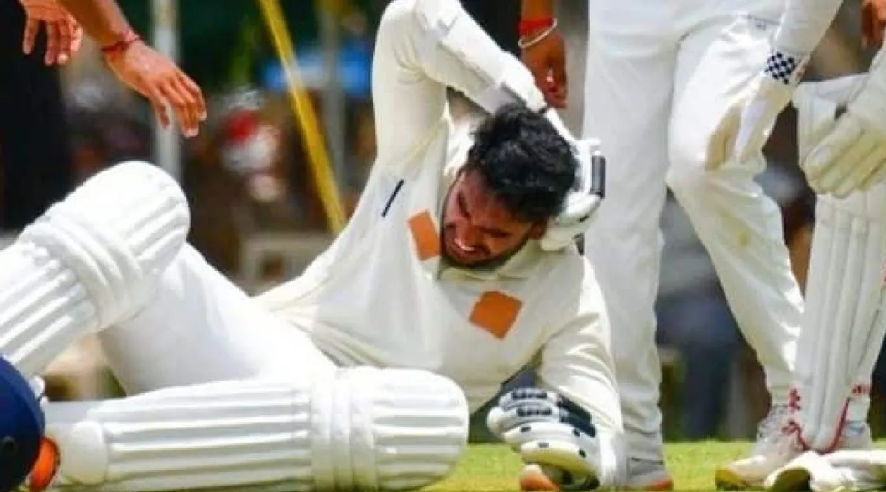 Venkatesh Iyer Gets Hit On Neck, Ambulance Comes On The Ground