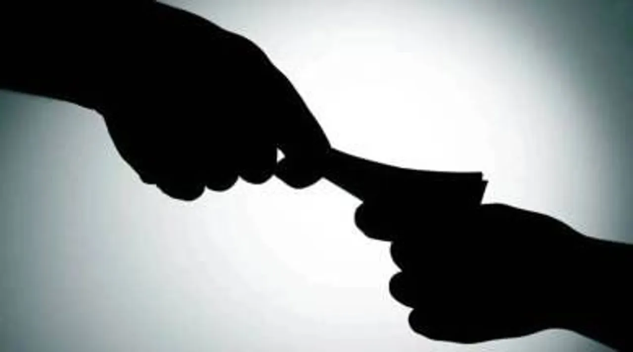 Special SI arrested for taking bribe in Cuddalore