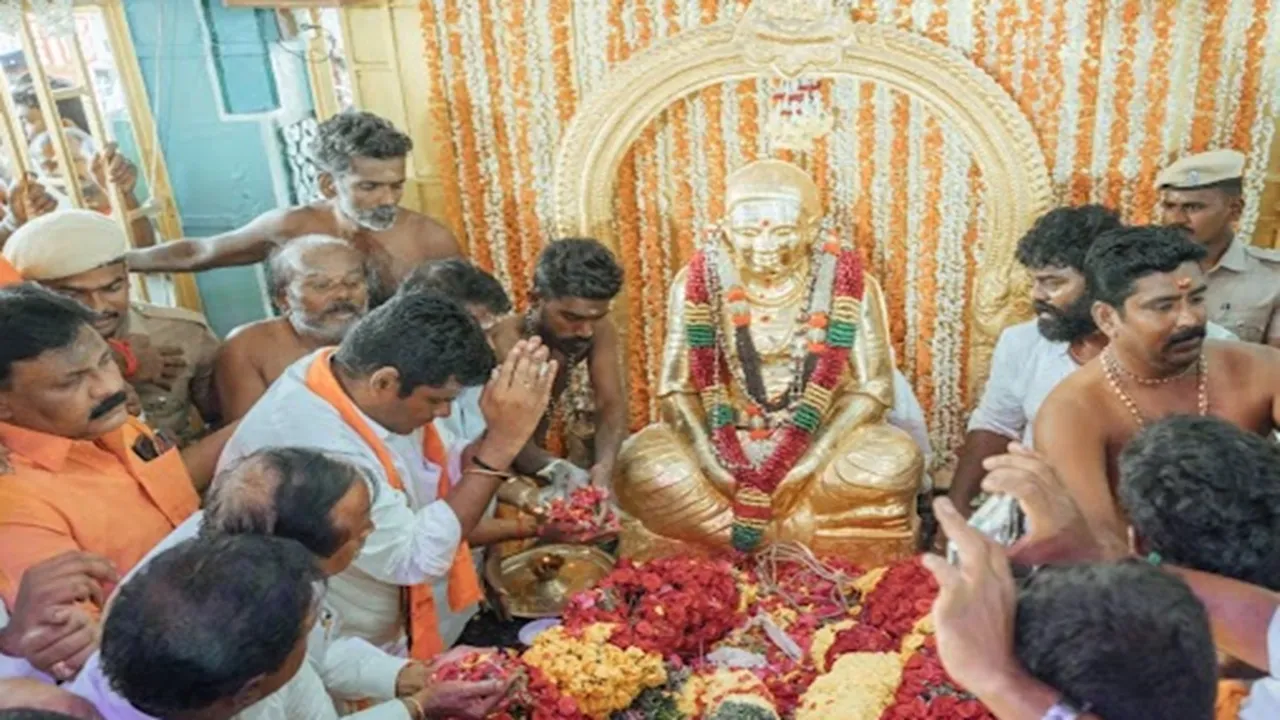 TN BJP leader K Anna malai floral tribute to pasumbon Muthuramalinga devar