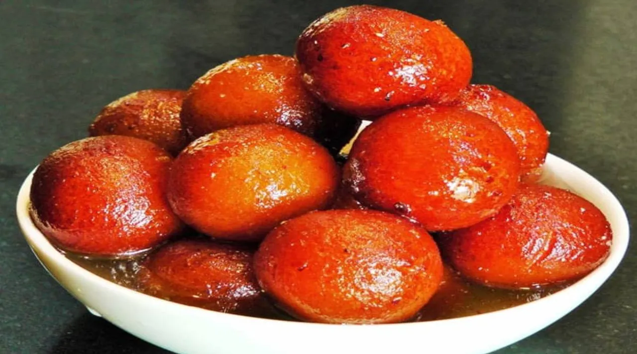 10 நிமிடத்தில் தீபாவளி குலோப் ஜாமுன்: இட்லி மாவில் செய்யுறது ரொம்ப ஈஸி!