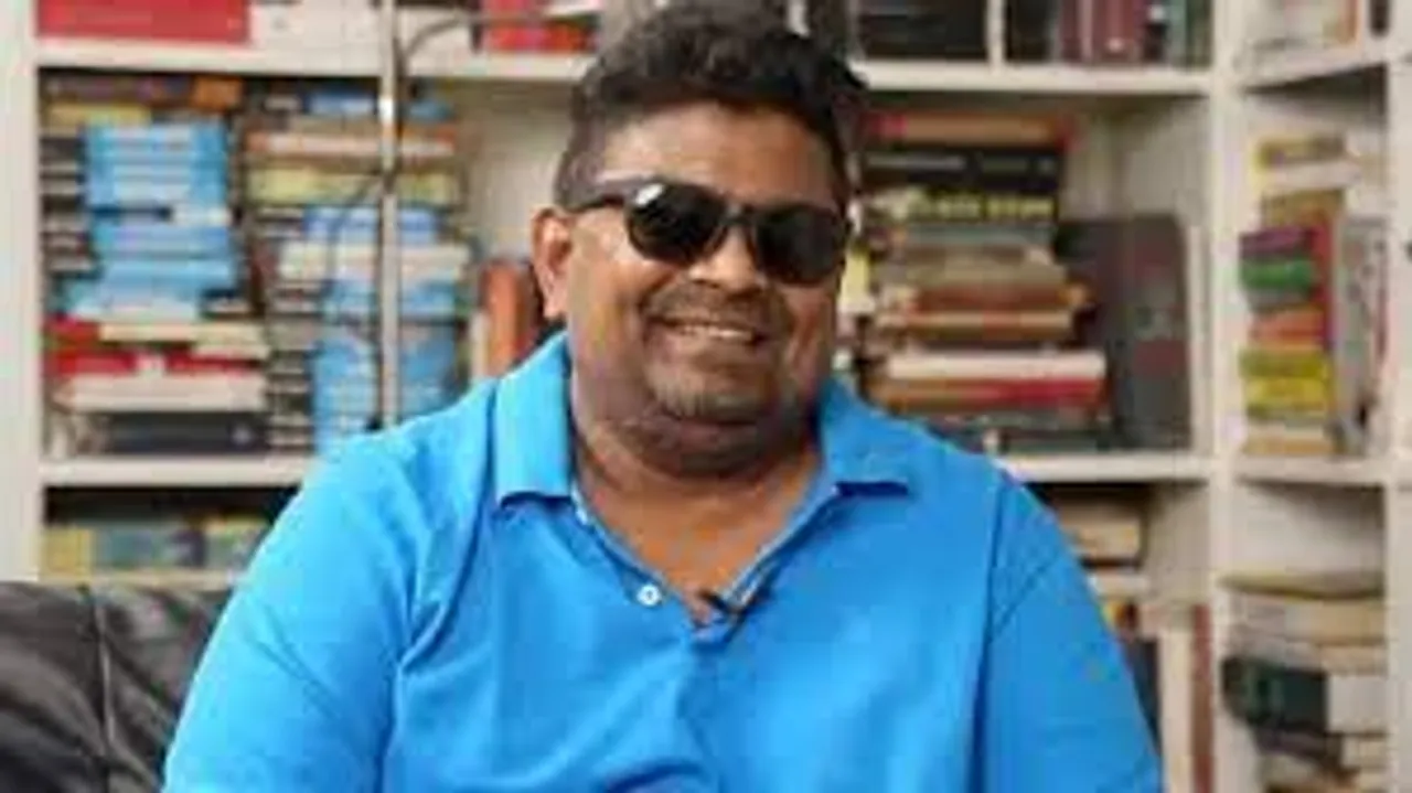 அச்சு அசலாக இளையராஜா குரலில் பாட்டு: இயக்குனர் மிஷ்கின் வைரல் வீடியோ￼