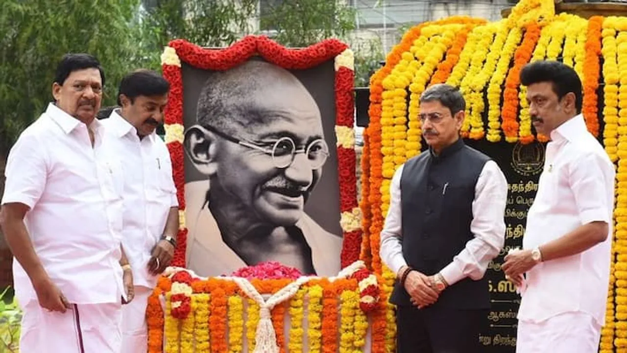 சென்னையில் காந்தி சிலைக்கு ஆர்.என் ரவி- ஸ்டாலின் இணைந்து மரியாதை￼