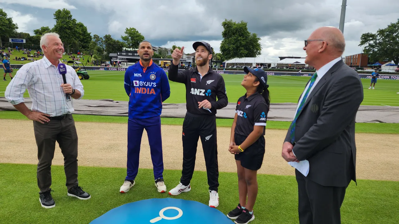 IND vs NZ 2nd ODI: கில்- சூர்யா அதிரடி; ஆட்டத்தை முடித்து வைத்த மழை
