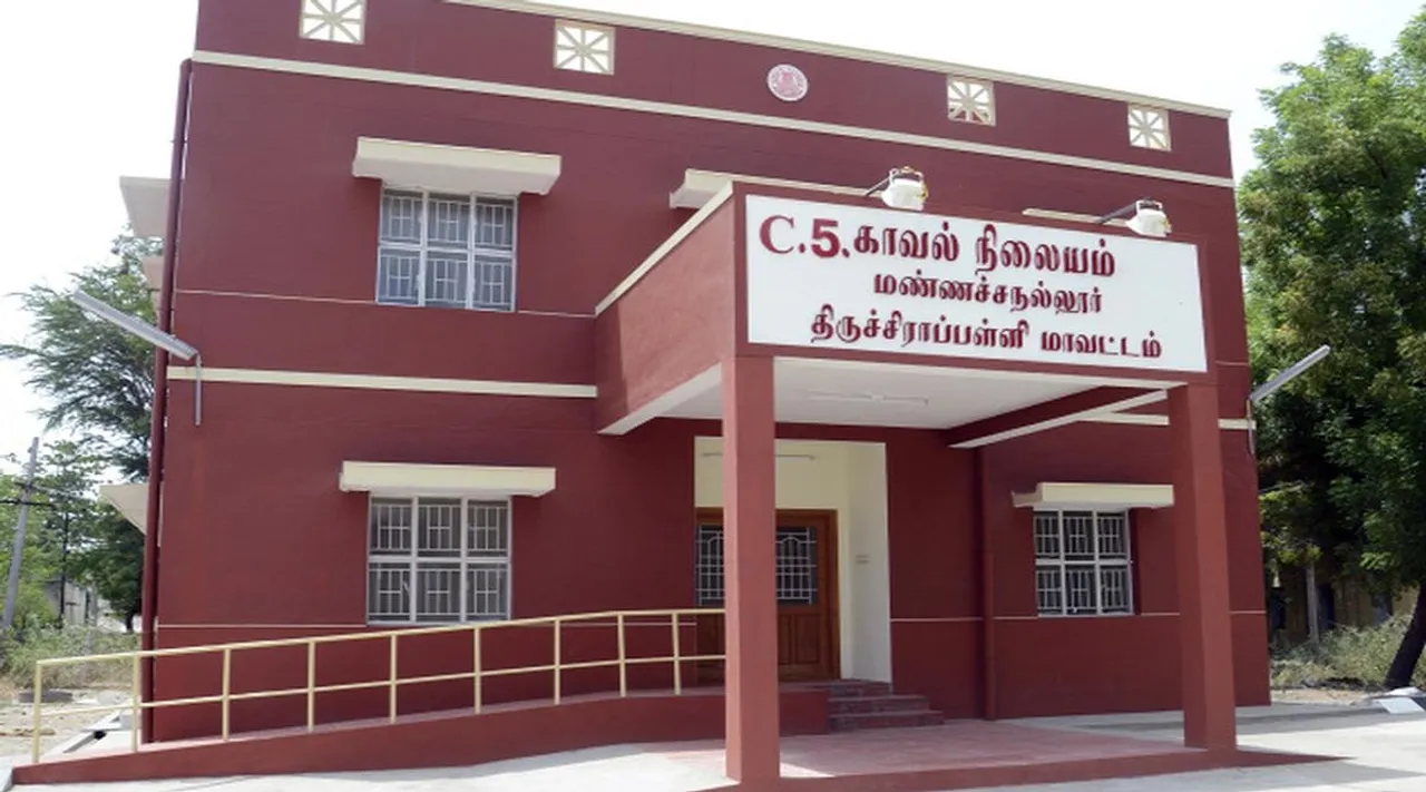 எஸ்.ஐ கையெழுத்தை போலியாக போட்டு முறைகேடு; காவலர் பணியிடை நீக்கம்