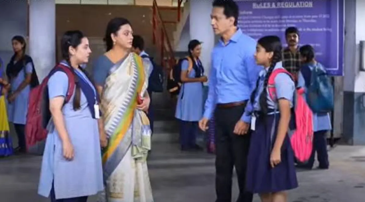 இனியாவா..? மயூவா..? செக் வைத்த ராதிகா... நெருக்கடியில் கோபி