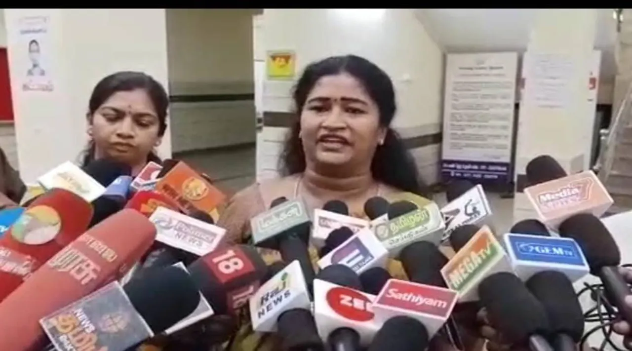 கோவையில் மரக் கன்றுகளை பிடுங்கி வீசிய தி.மு.க கவுன்சிலர்: பா.ஜ.க 'மர அரசியல்' செய்வதாக புகார்