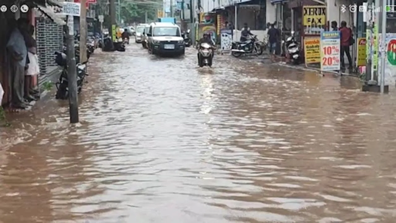 குமரியில் பெரும்மழை.. குளம் போன்று காட்சியளித்த கோவில் வளாகம்