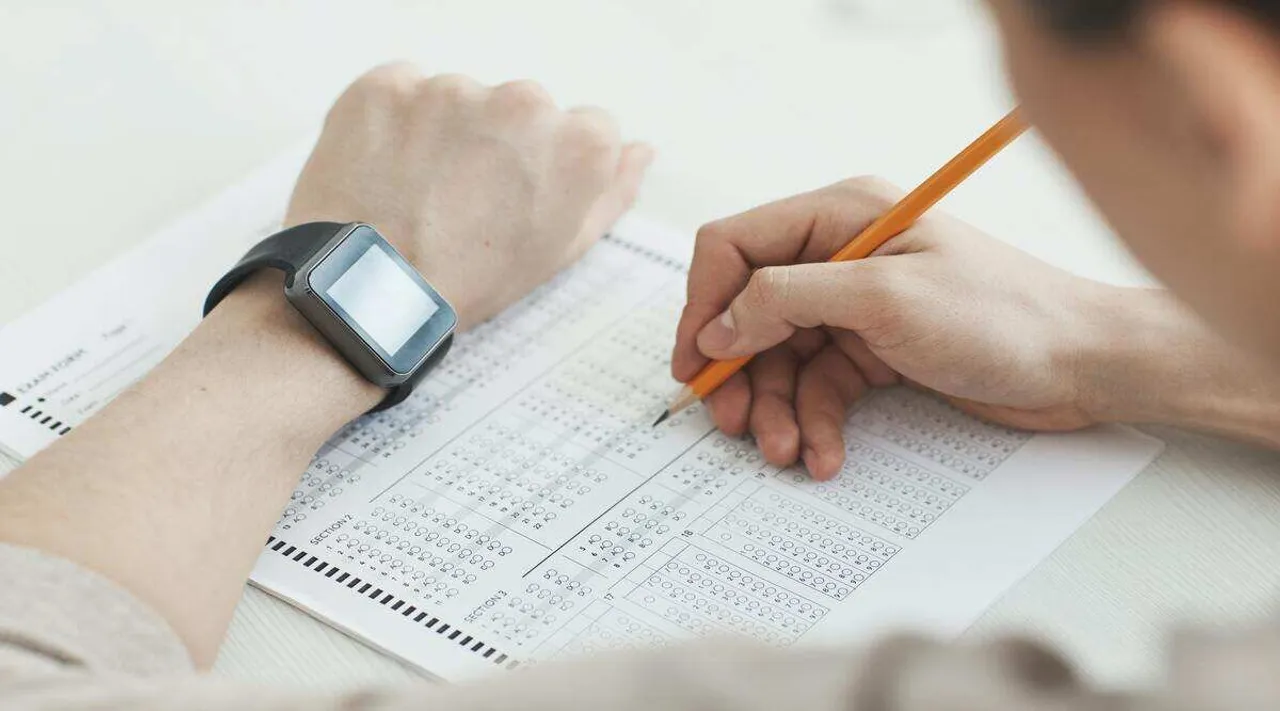 JEE மெயின் தேர்வு 2023: முக்கியமான தலைப்புகள் என்ன? தேர்வுக்கு தயாராவது எப்படி?