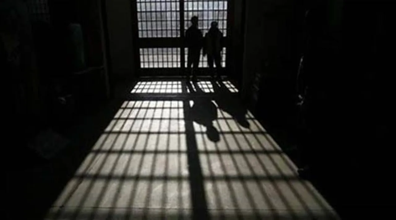 5 cell phones seized from prisoners in Trichy Special Camp