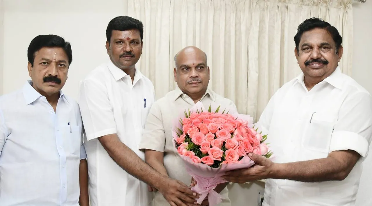 TTV Dhinakaran, AMMK, AIADMK, Villupuram District, டிடிவி தினகரன், அமமுக, விழுப்புரம், அதிமுக, எடப்பாடி பழனிசாமி, சிவி சண்முகம், அதிமுகவில் இணைந்த அமமுக மாவட்ட செயலாளர்கள், Edappadi K Palaniswami, CV Shanmugam