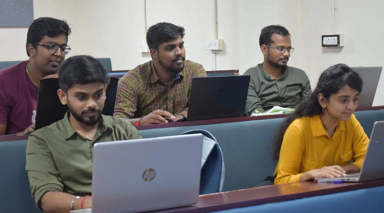 சென்னை ஐ.ஐ.டி டூயல் டிகிரி திட்டம் அறிமுகம்; தகுதி, விண்ணப்பிப்பது எப்படி?