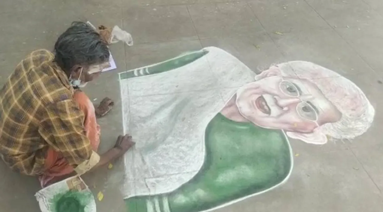 வானதி சீனிவாசன் அலுவலகத்தில் பிரதமரின் தாயார் ஓவியத்தை வரைந்த மாற்றுத்திறனாளி