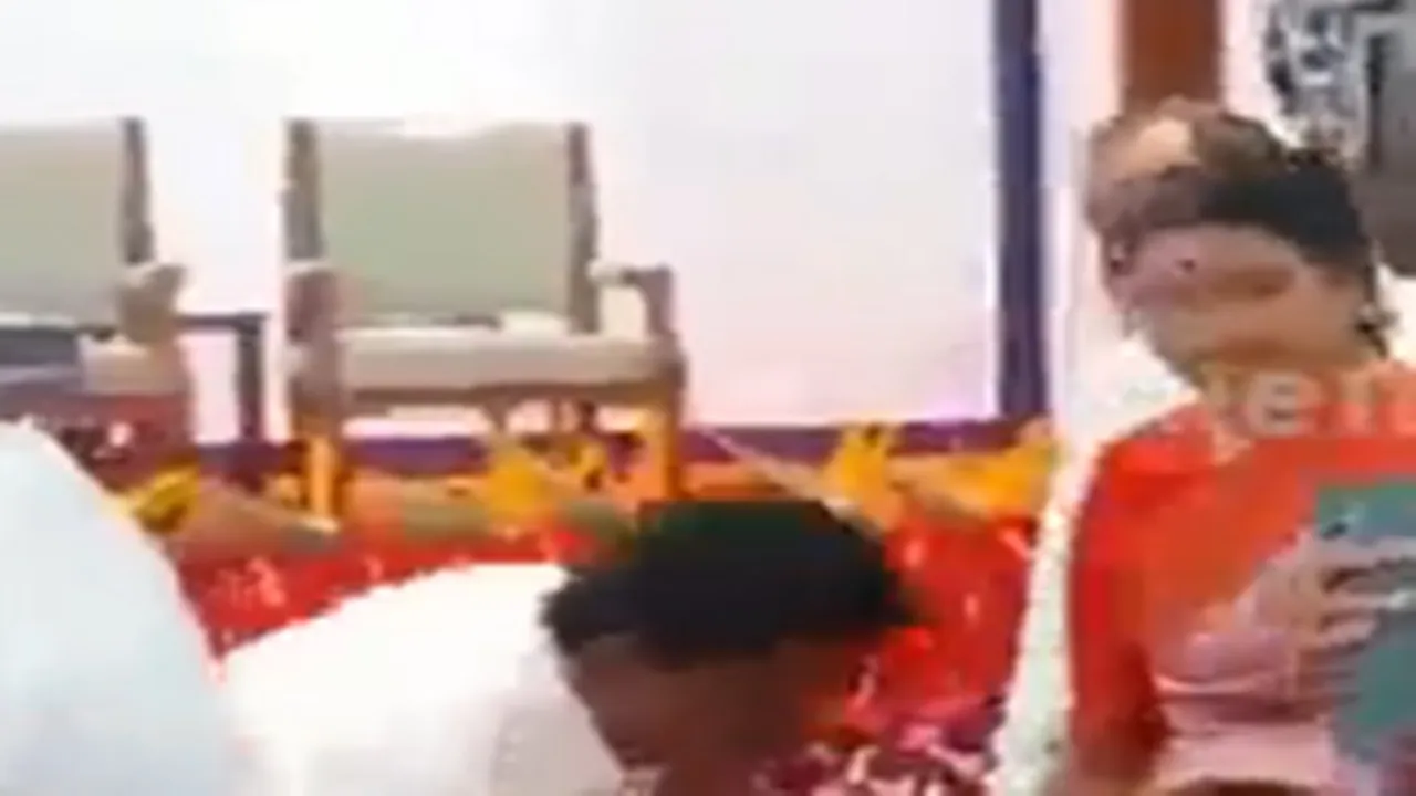 Paranthaman MLA who fell at Durga Stalins feet Controversy on Twitter