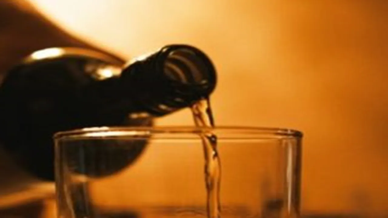 Two people died after consuming alcohol in Thanjavur