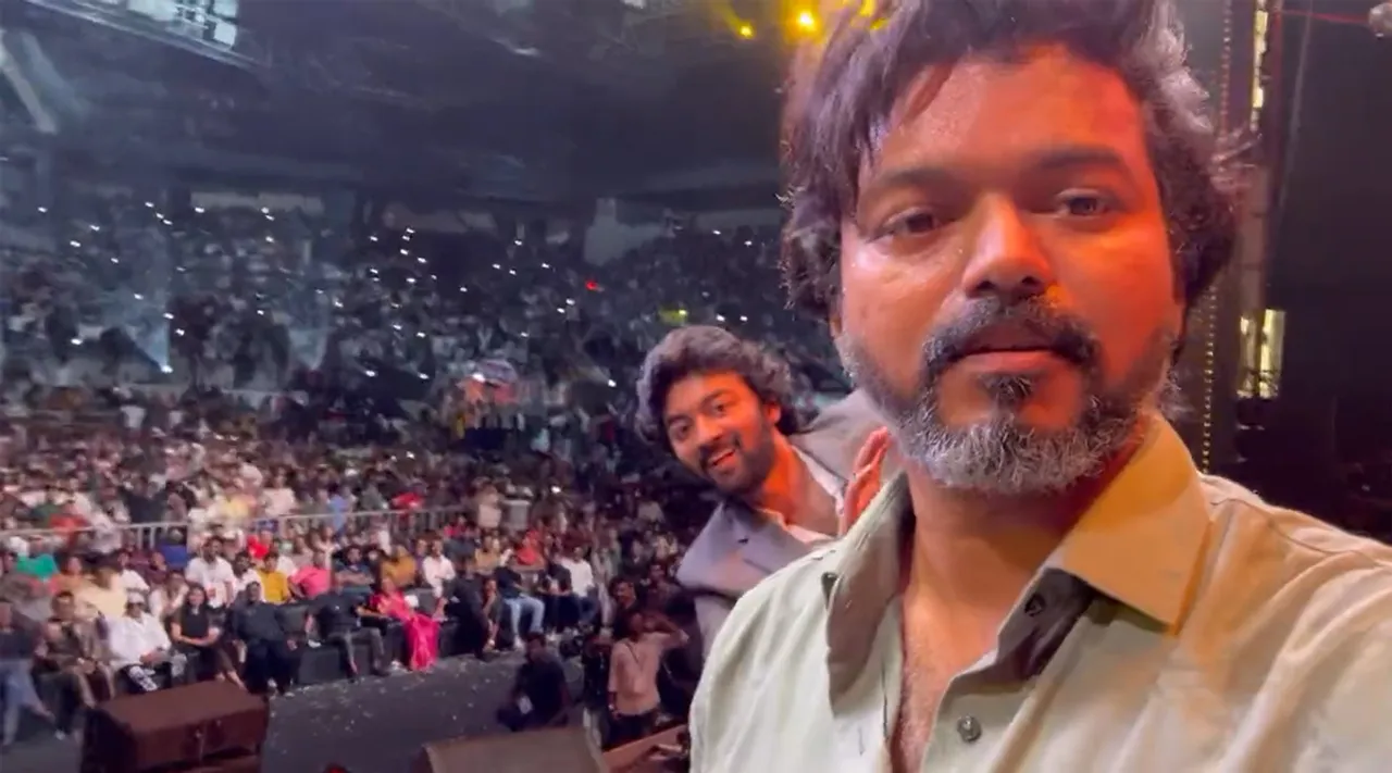 என் நெஞ்சில் குடியிருக்கும்... வாரிசு மேடையில் செல்ஃபி வீடியோ வெளியிட்ட விஜய்