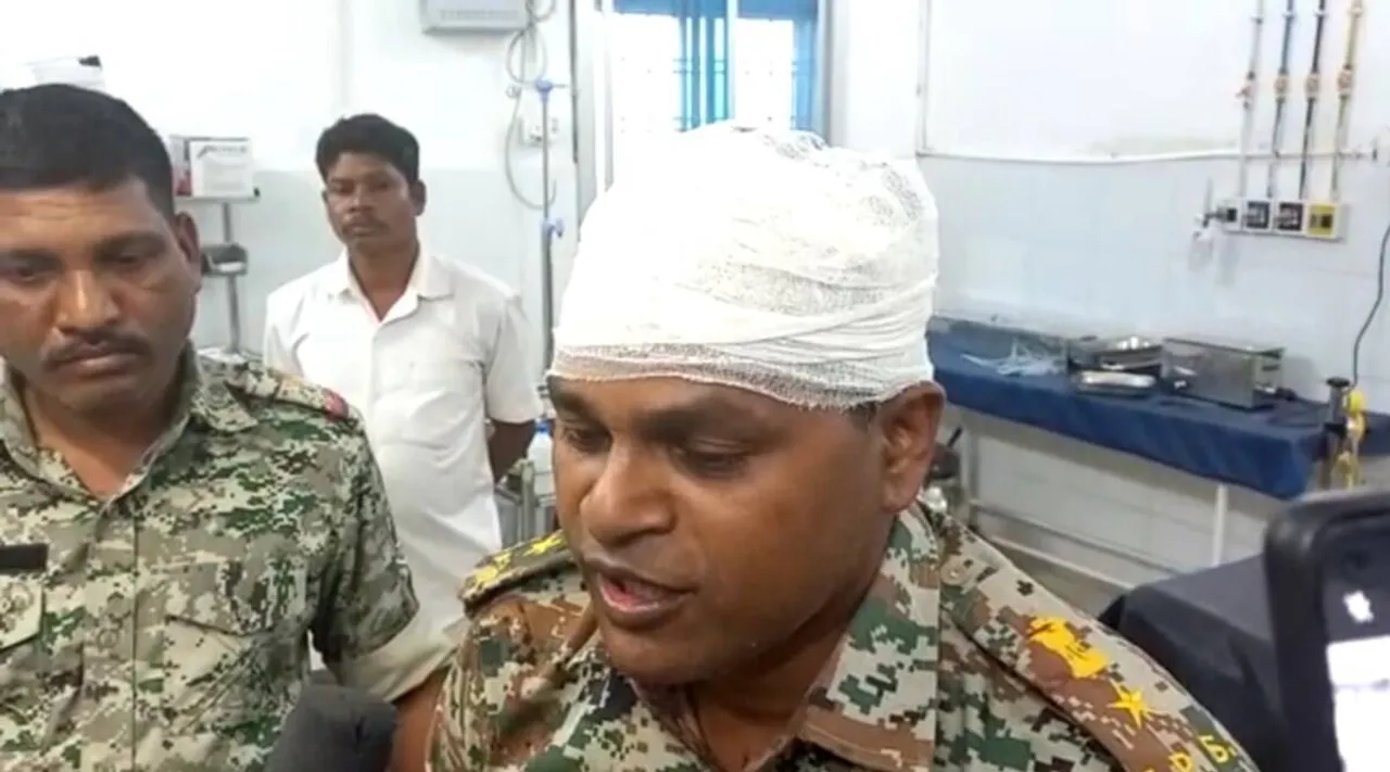 chhattisgarh church vandalised, chhattisgarh church, chhattisgarh cop head injury, சத்தீஸ்கரில் தேவாலயம் மீது தாக்குதல்; மூத்த போலீஸ் அதிகாரி தலையில் காயம், chhattisgarh cop injured, chhattisgarh news, news, news today, latest news, Tamil indian express