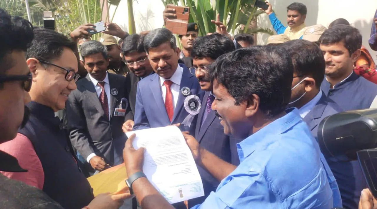 வெறுப்புப் பேச்சைத் தடுக்க சட்டம்; மத்திய அமைச்சரிடம் விழுப்புரம் எம்.பி ரவிக்குமார் கோரிக்கை