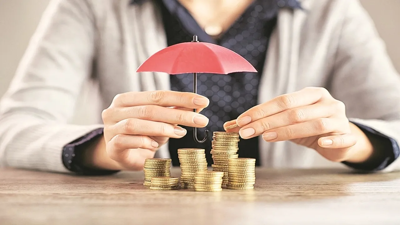 Get Minimum Assured Sum of Rs 100000 and Other Many Other Benefits in LICs Dhan Rekha Plan