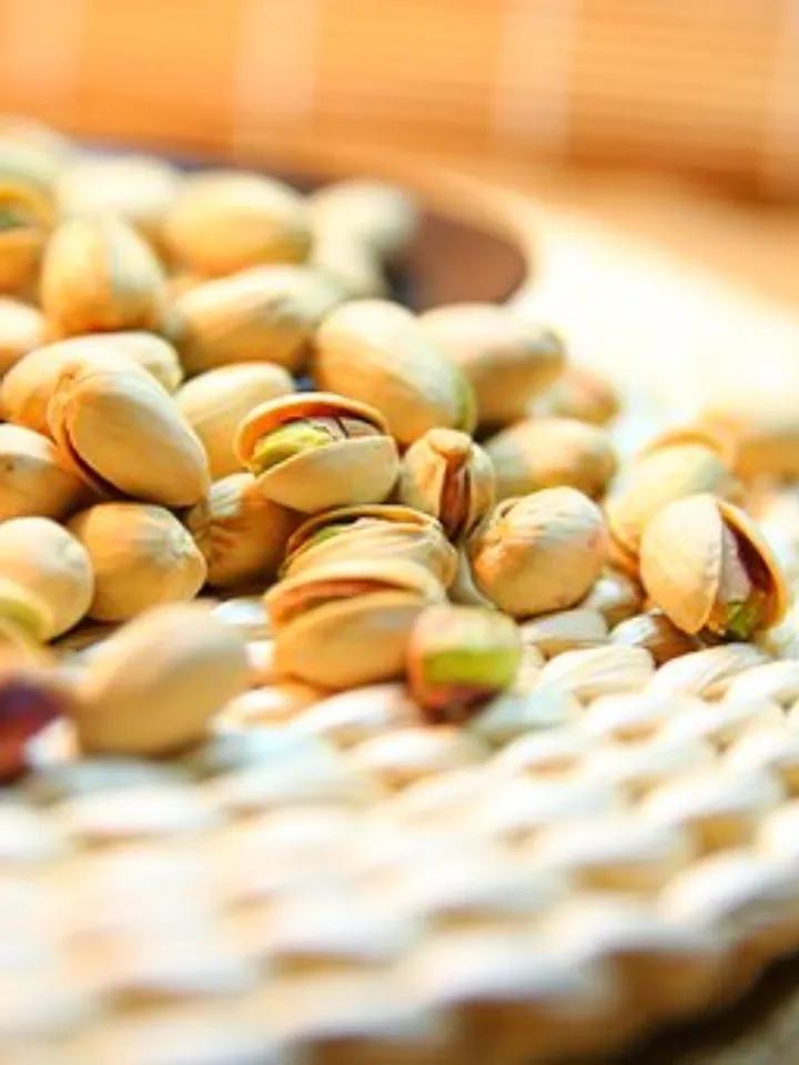 pistachio-1098173__340 (1)
